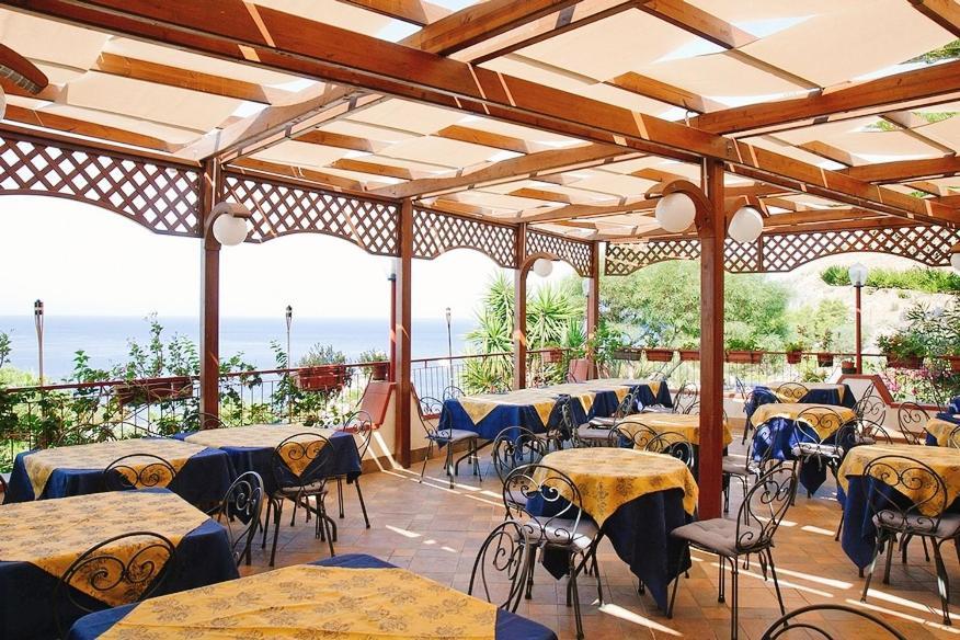 Paradiso Hotel Ristorante Riaci Capo エクステリア 写真