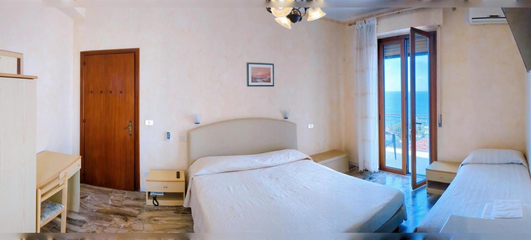 Paradiso Hotel Ristorante Riaci Capo エクステリア 写真