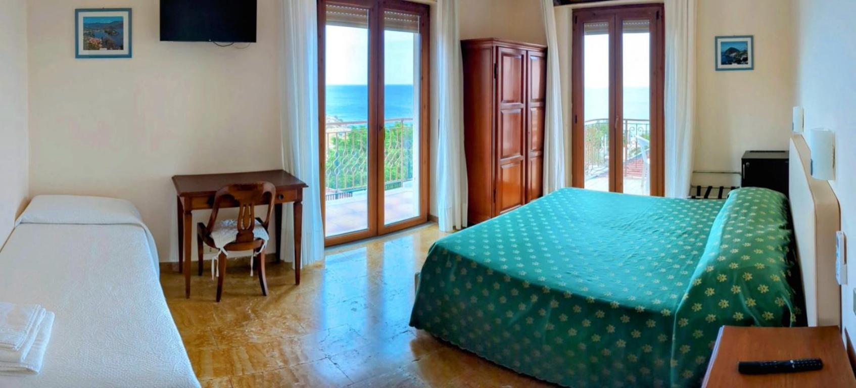 Paradiso Hotel Ristorante Riaci Capo エクステリア 写真