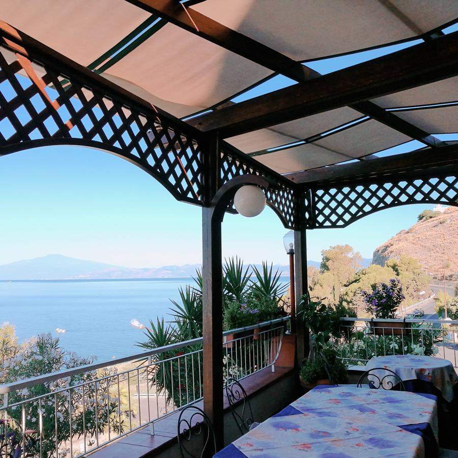 Paradiso Hotel Ristorante Riaci Capo エクステリア 写真