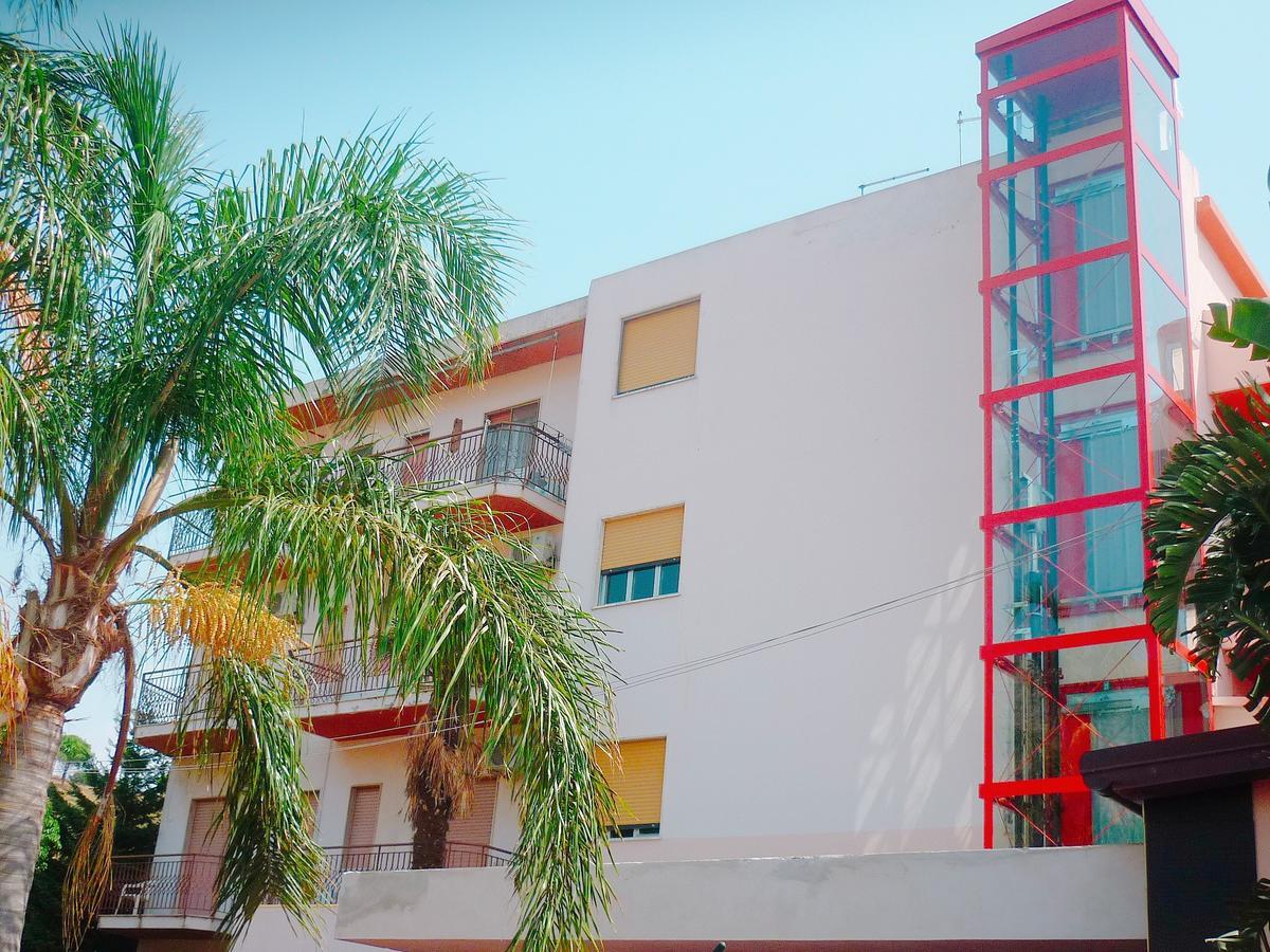 Paradiso Hotel Ristorante Riaci Capo エクステリア 写真